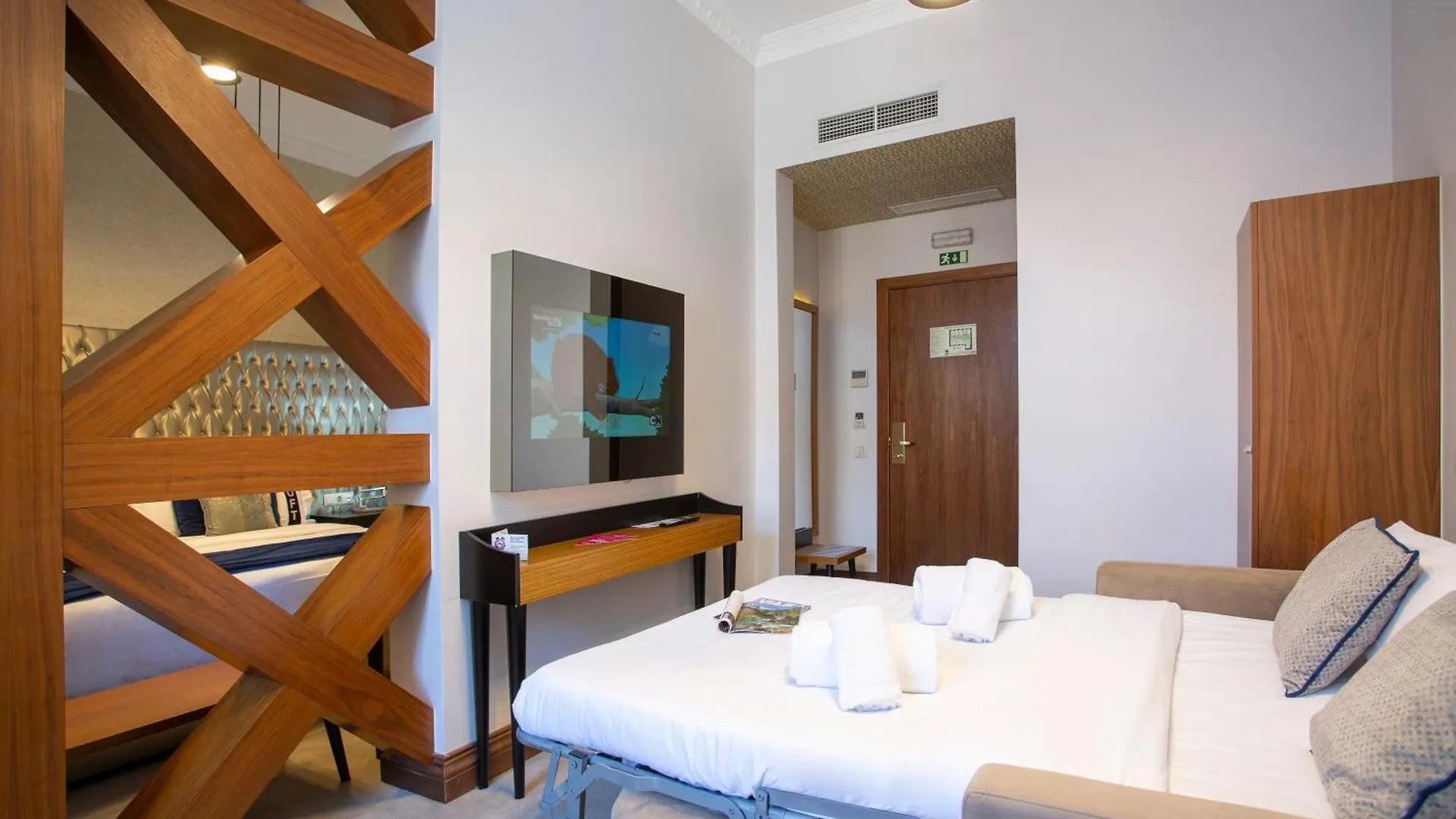Casual Belle Epoque Lisboa Hotel 4*, Lissabon